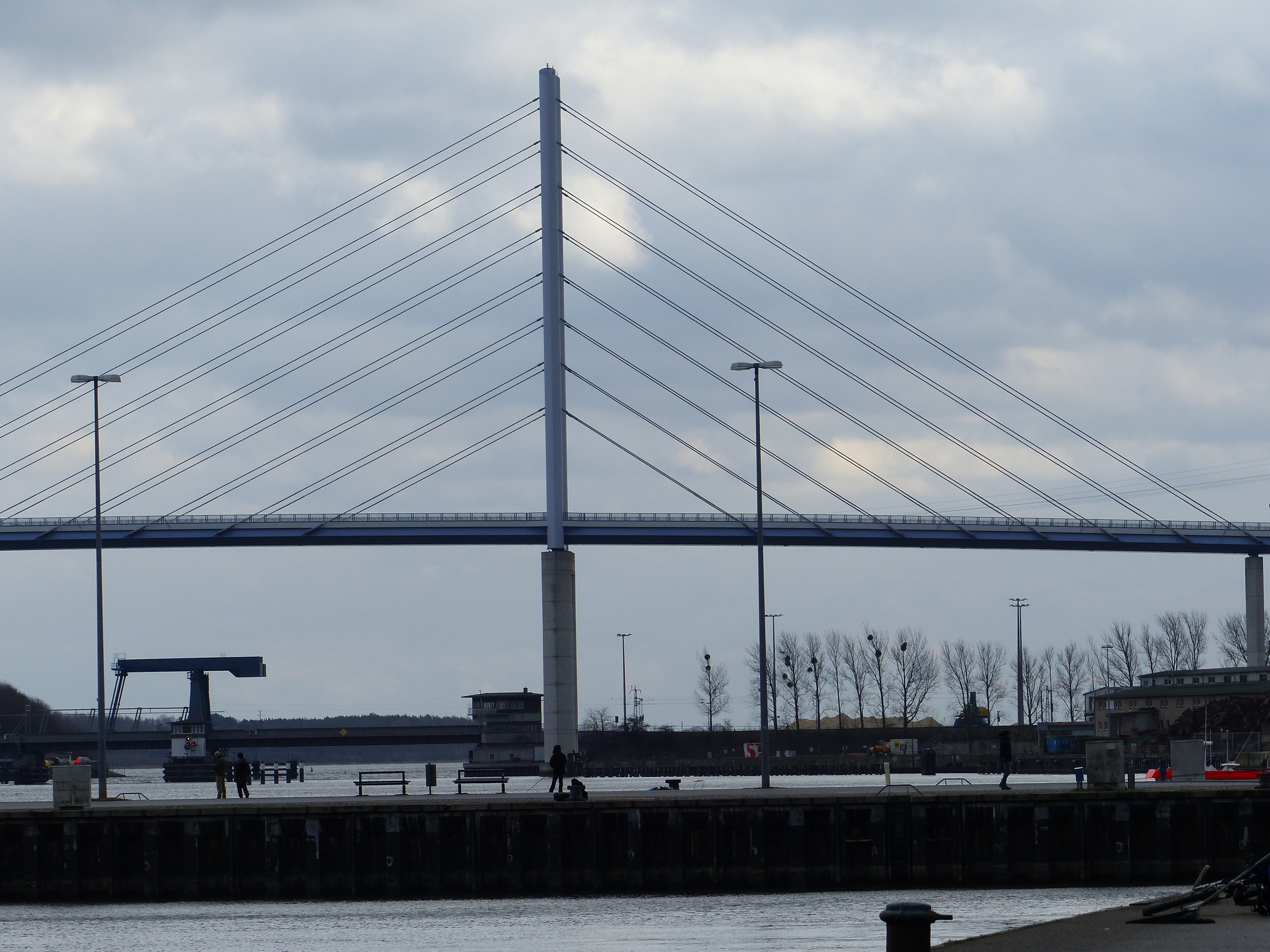 Die neue und die alte Rügenbrücke